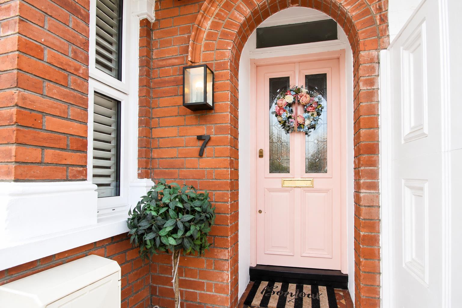 3 bed property in Cambridge Road, Carshalton